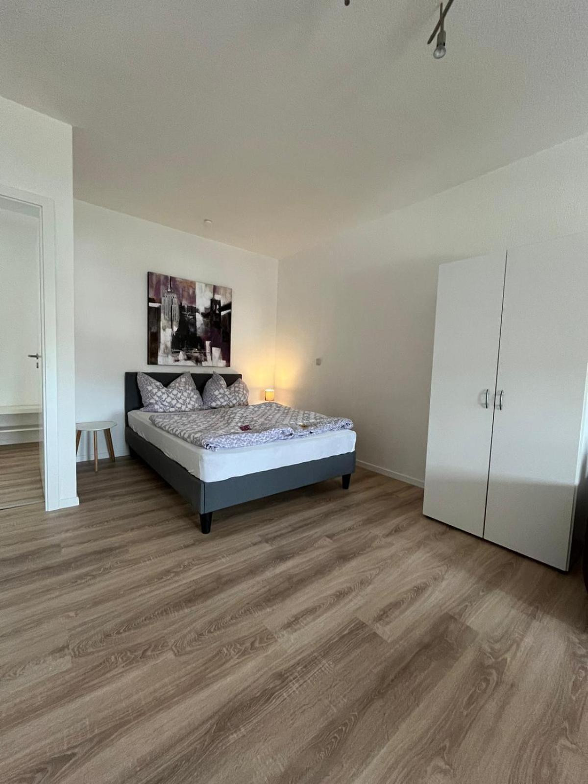 1 Raum Dachgeschosswohnung In Ruhiger Lage