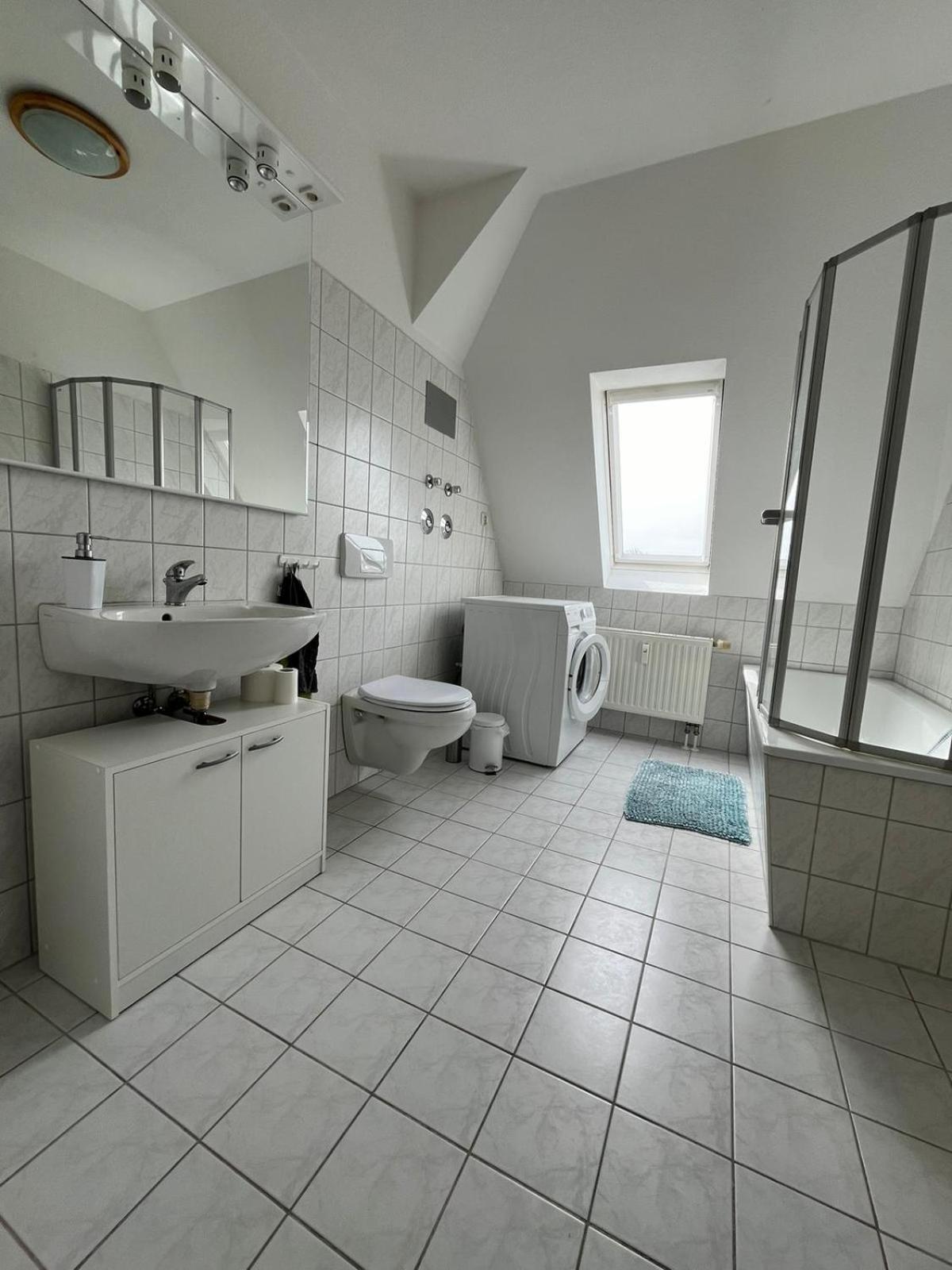 1 Raum Dachgeschosswohnung In Ruhiger Lage Apartment Limabach - Oberfrohna